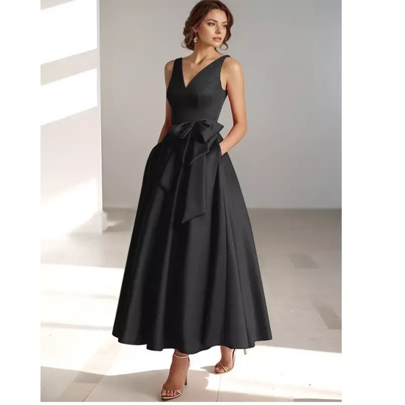 Robe de cocktail midi trapèze plissée en satin à col V pour femme