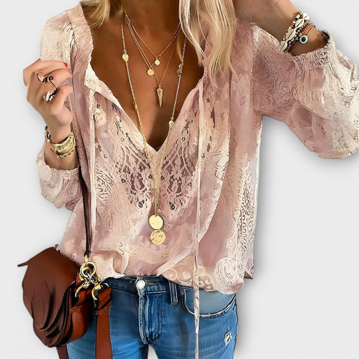 Dámská boho halenka z krajky a šifonu s dlouhými rukávy a hlubokým výstřihem do V