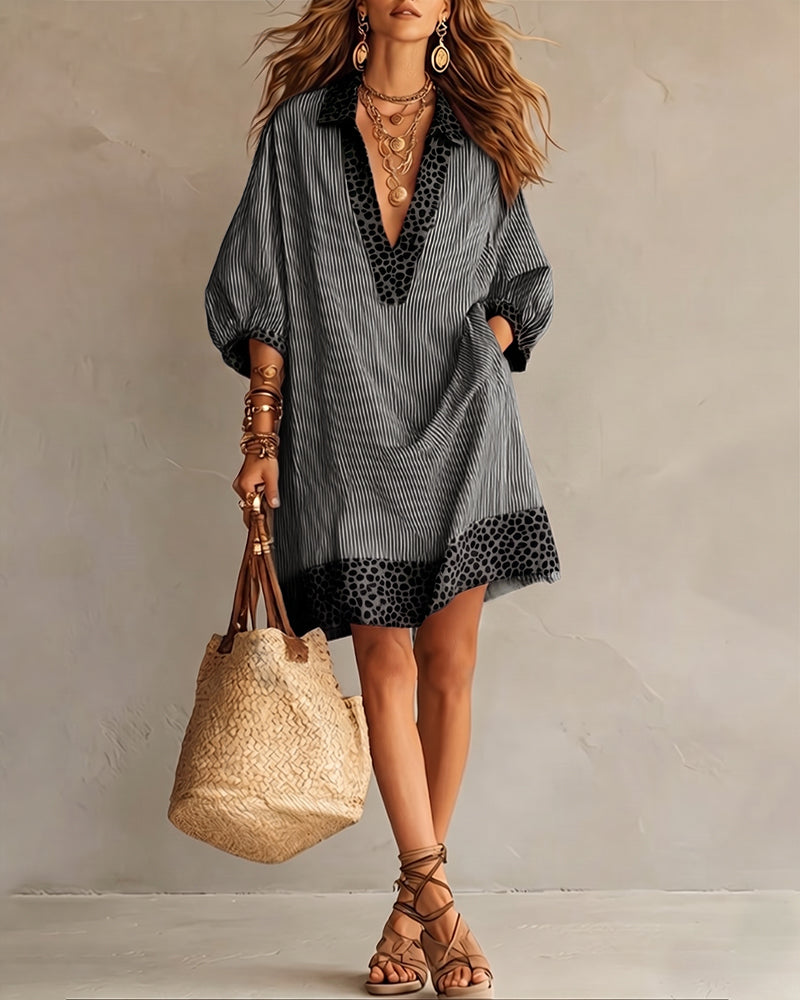 Γυναικείο λινό μίνι φόρεμα-τουακ boho με λαιμόκοψη V σε ίσια γραμμή