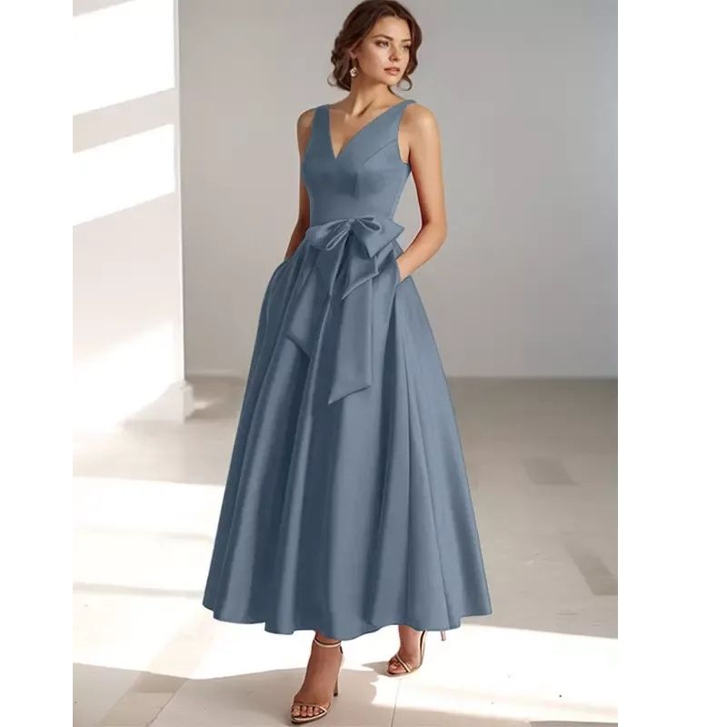 Robe de cocktail midi trapèze plissée en satin à col V pour femme