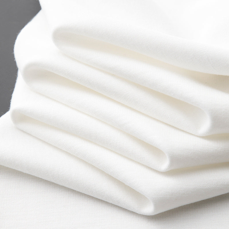 Polo homme en soie glacée, col en V et manches courtes