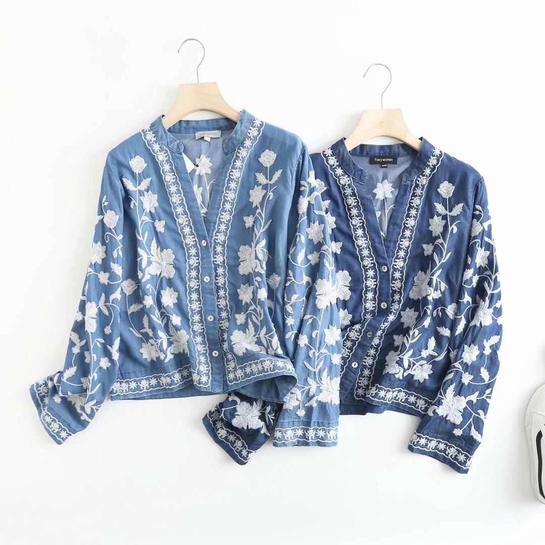 Veste cardigan pour femme en mélange de denim, ornée de broderies florales