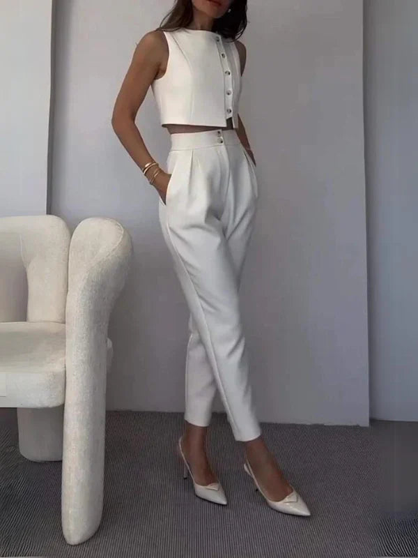 Ensemble deux pièces pour femme avec crop top boutonné à manches courtes en mélange de rayonne et pantalon