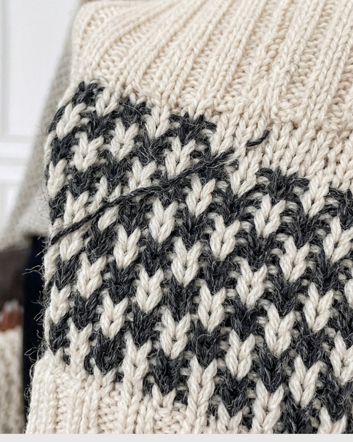Women's Merino Wool Round Neck Knit Sweater Lantern Sleeve Pullover