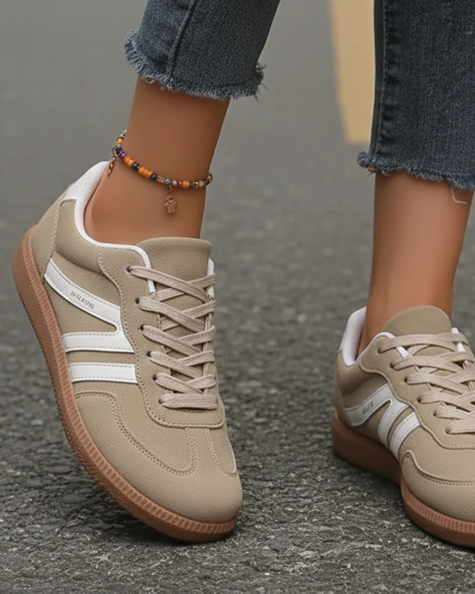 Women's Retro Leather Low-Top Lace-Up Sneakers