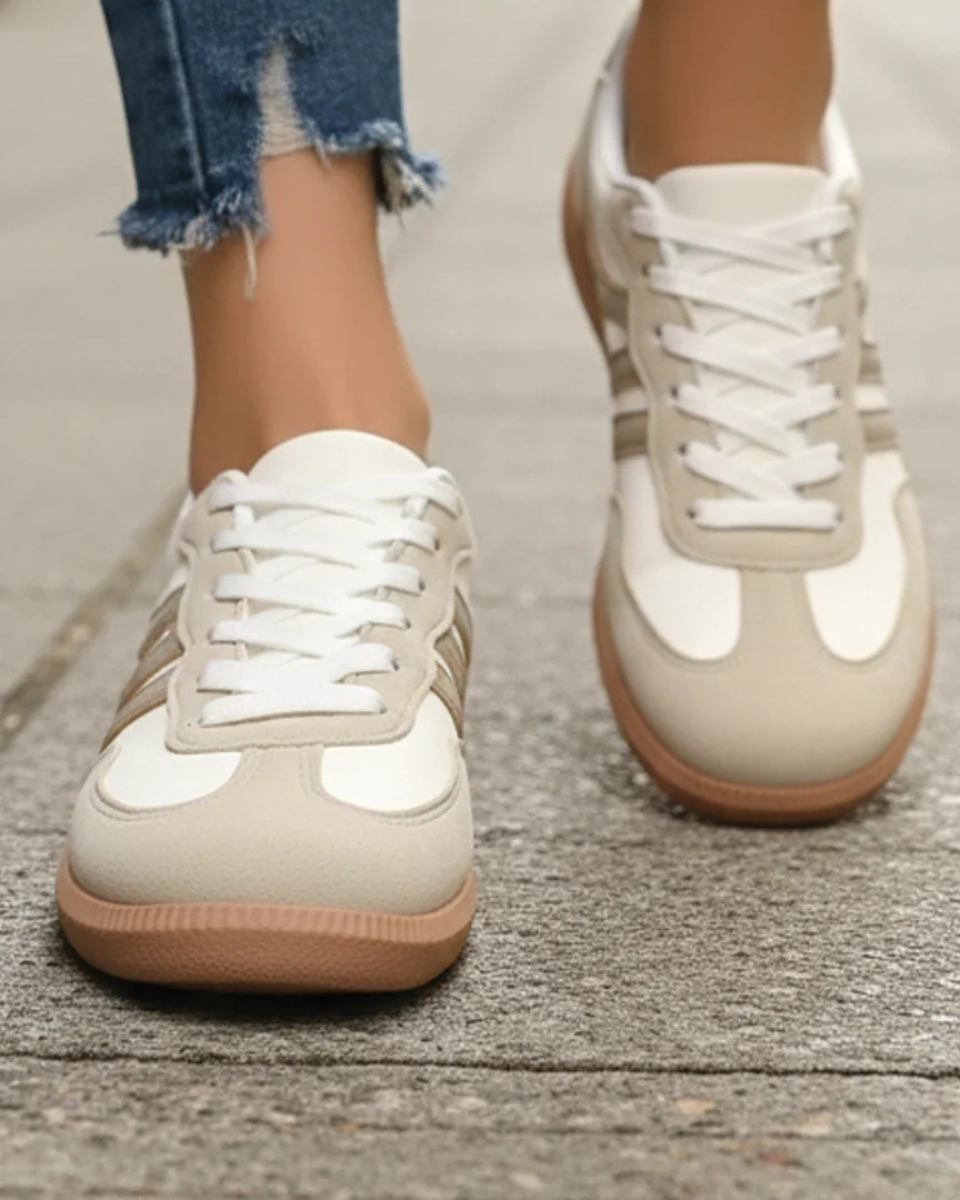 Women's Retro Leather Low-Top Lace-Up Sneakers