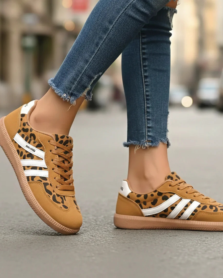 Women's Retro Leather Low-Top Lace-Up Sneakers