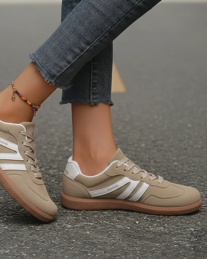 Women's Retro Leather Low-Top Lace-Up Sneakers