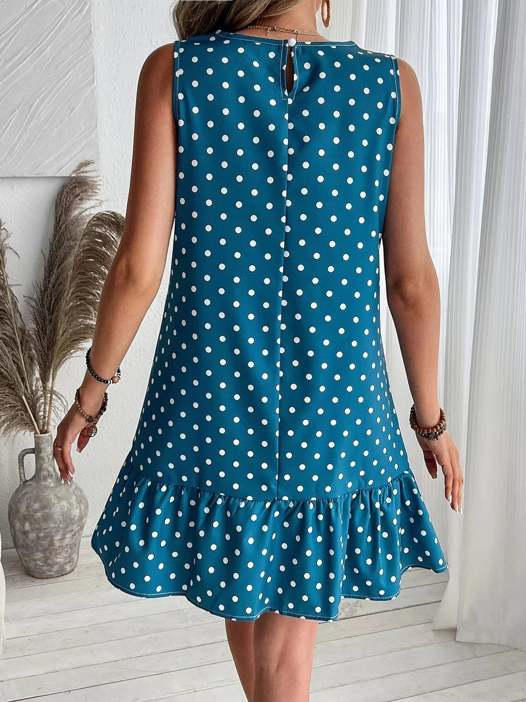 Robe droite sans manches en lin à pois pour femme avec ourlet à volants