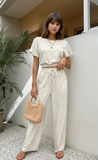 Ensemble pour femme avec crop top à manches courtes en rayonne texturée et pantalon assorti à cordon de serrage