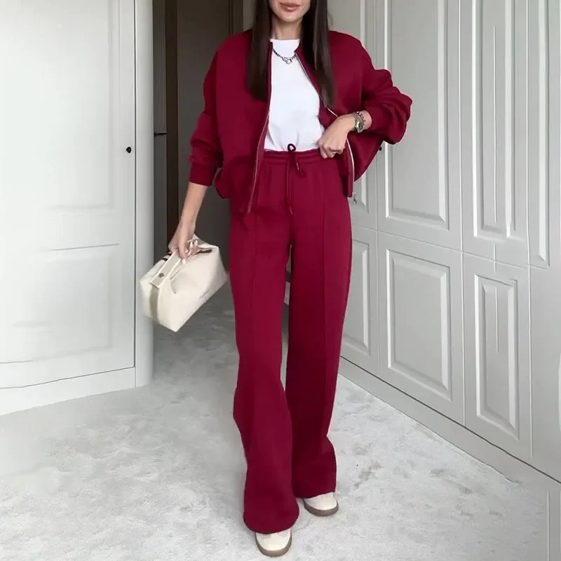 Ensemble deux pièces pour femme comprenant un blouson bomber entièrement zippé en mélange de rayonne et un pantalon à cordon de serrage