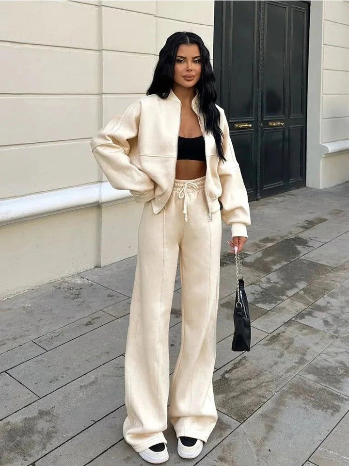 Ensemble deux pièces pour femme comprenant un blouson bomber entièrement zippé en mélange de rayonne et un pantalon à cordon de serrage