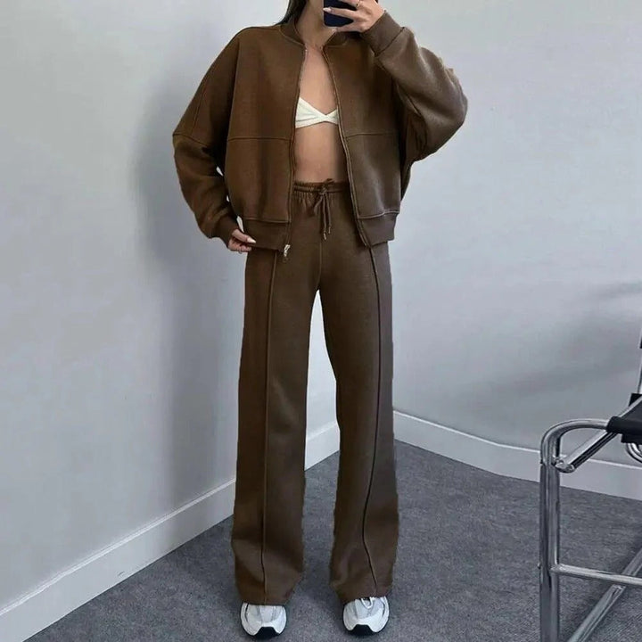 Ensemble deux pièces pour femme comprenant un blouson bomber entièrement zippé en mélange de rayonne et un pantalon à cordon de serrage