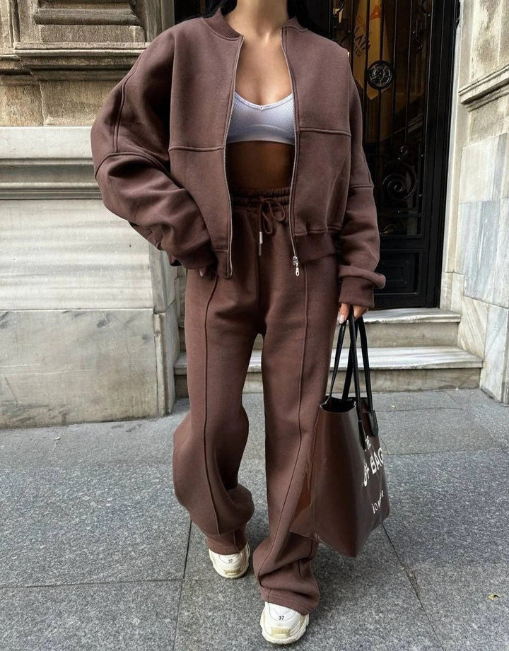Ensemble deux pièces pour femme comprenant un blouson bomber entièrement zippé en mélange de rayonne et un pantalon à cordon de serrage