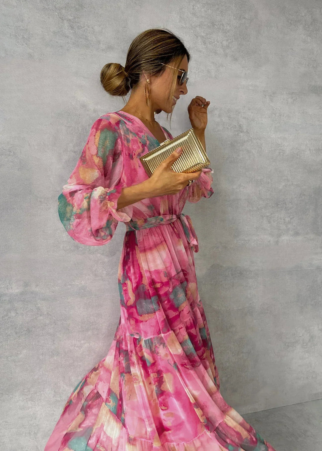 Robe longue maxi fleurie pour femme, en mousseline, à manches longues, col en V et coupe portefeuille, à volants superposés