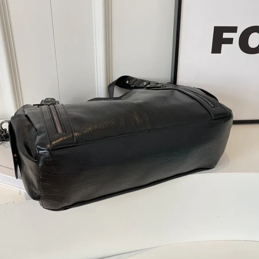 Women's Shoulder Bag Leather Zipper Detail Handbag