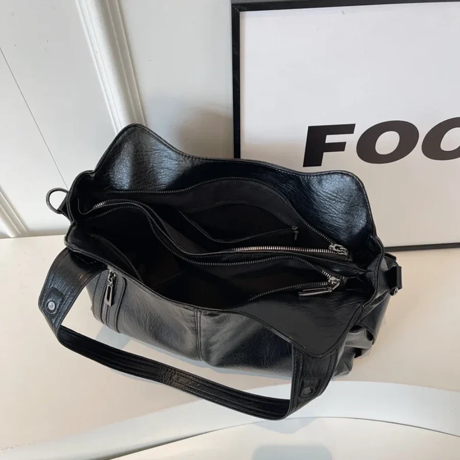 Women's Shoulder Bag Leather Zipper Detail Handbag