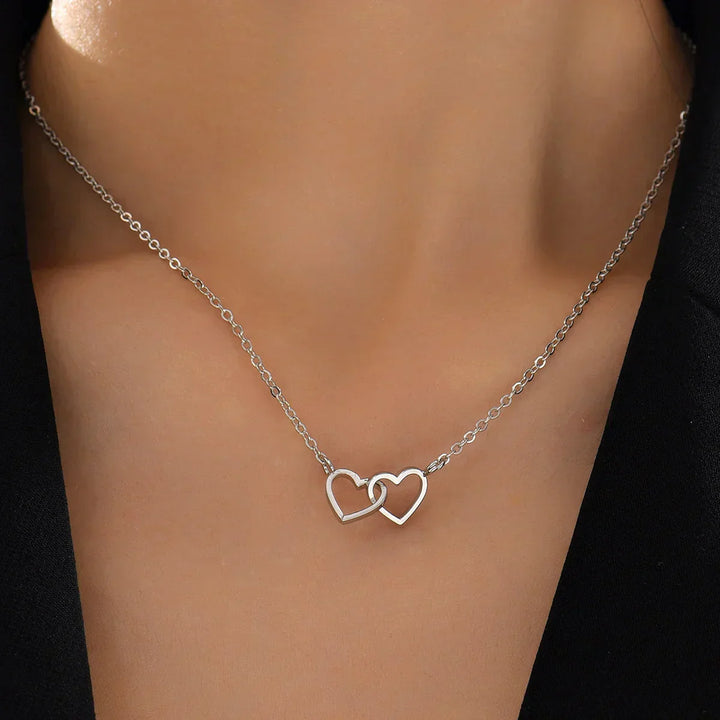 Women's Gold interlocking Heart Pendant Necklace