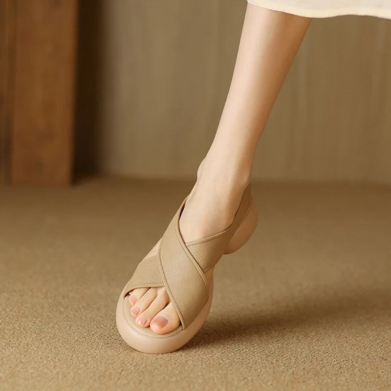 Sandales plates à brides en cuir pour femmes