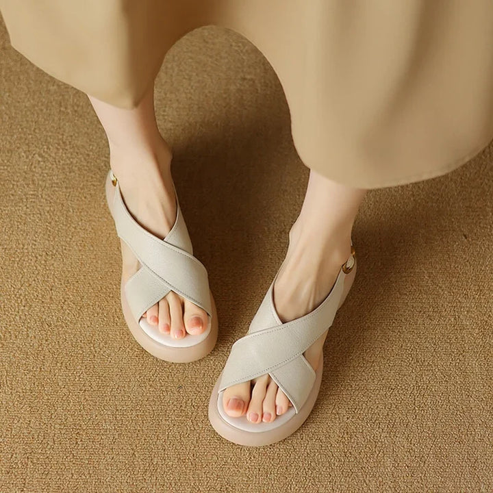 Sandales plates à brides en cuir pour femmes