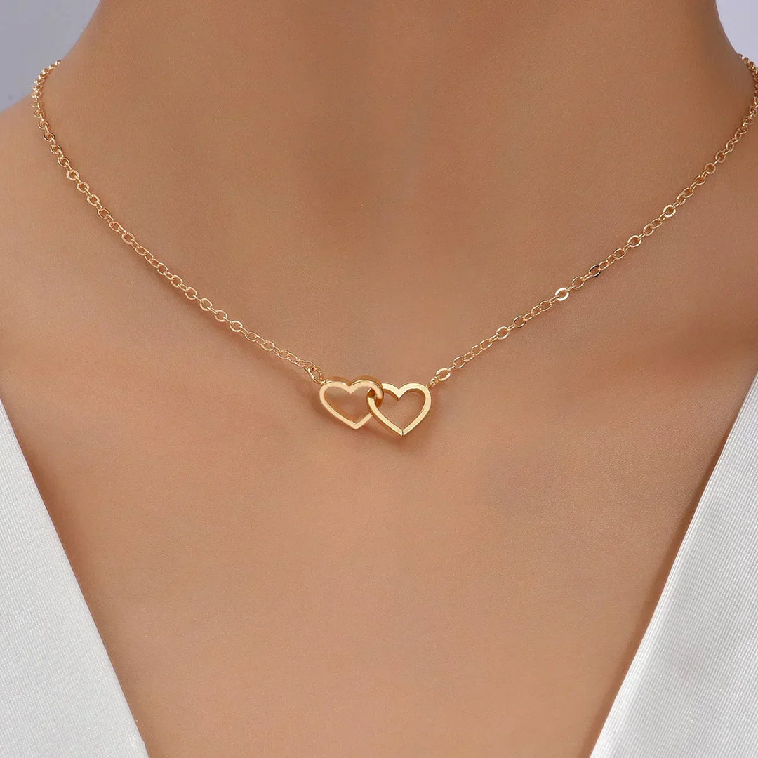 Women's Gold interlocking Heart Pendant Necklace