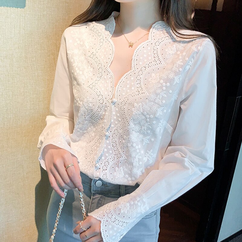 Blouse en lin brodée pour femme, à col en V et manches longues