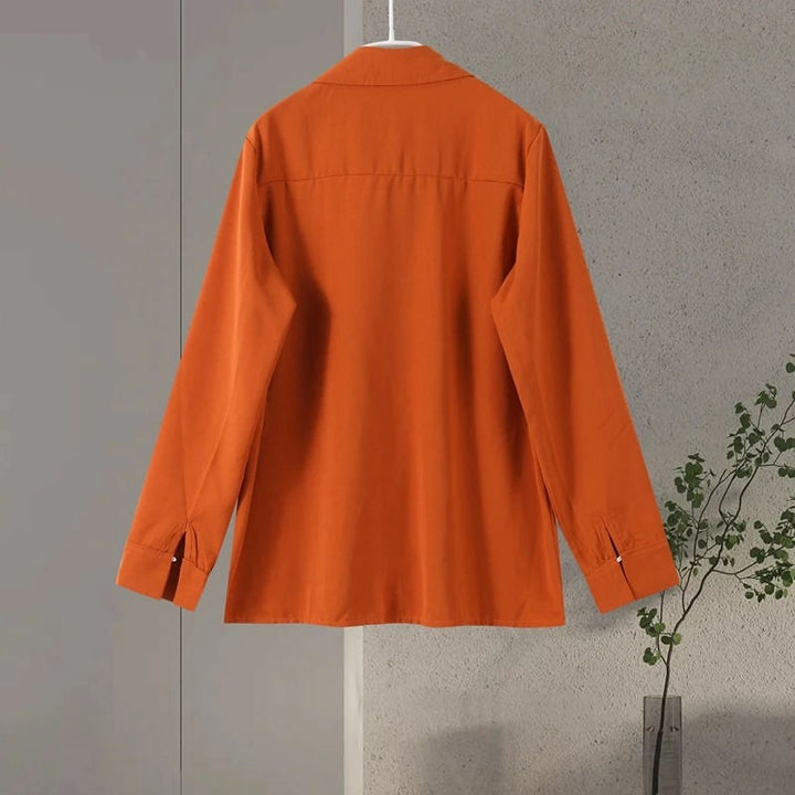 Ensemble deux pièces pour femme composé d’une chemise en lin à manches longues et d’un pantalon