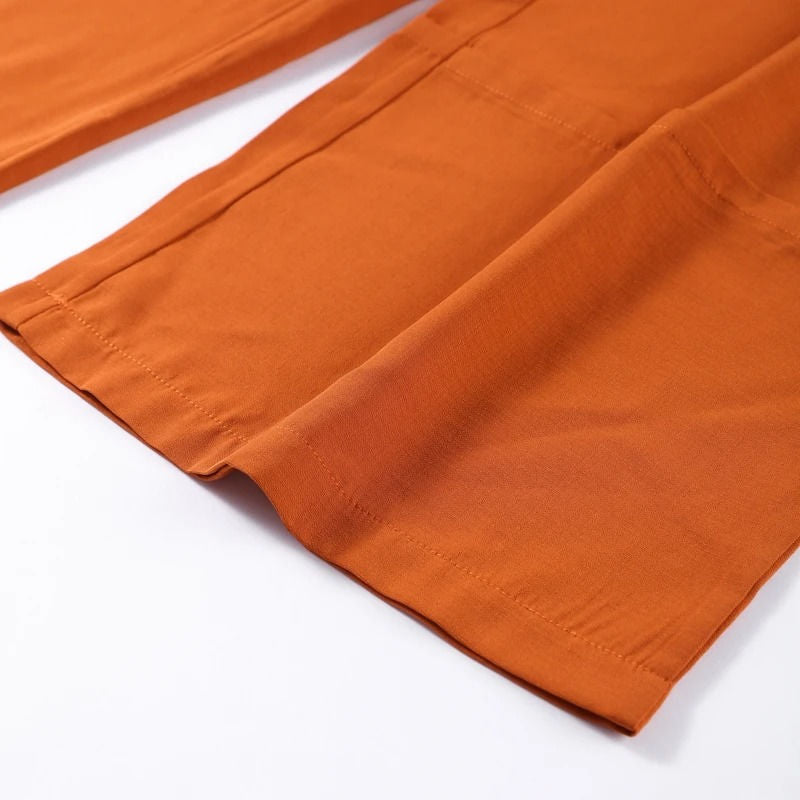 Ensemble deux pièces pour femme composé d’une chemise en lin à manches longues et d’un pantalon