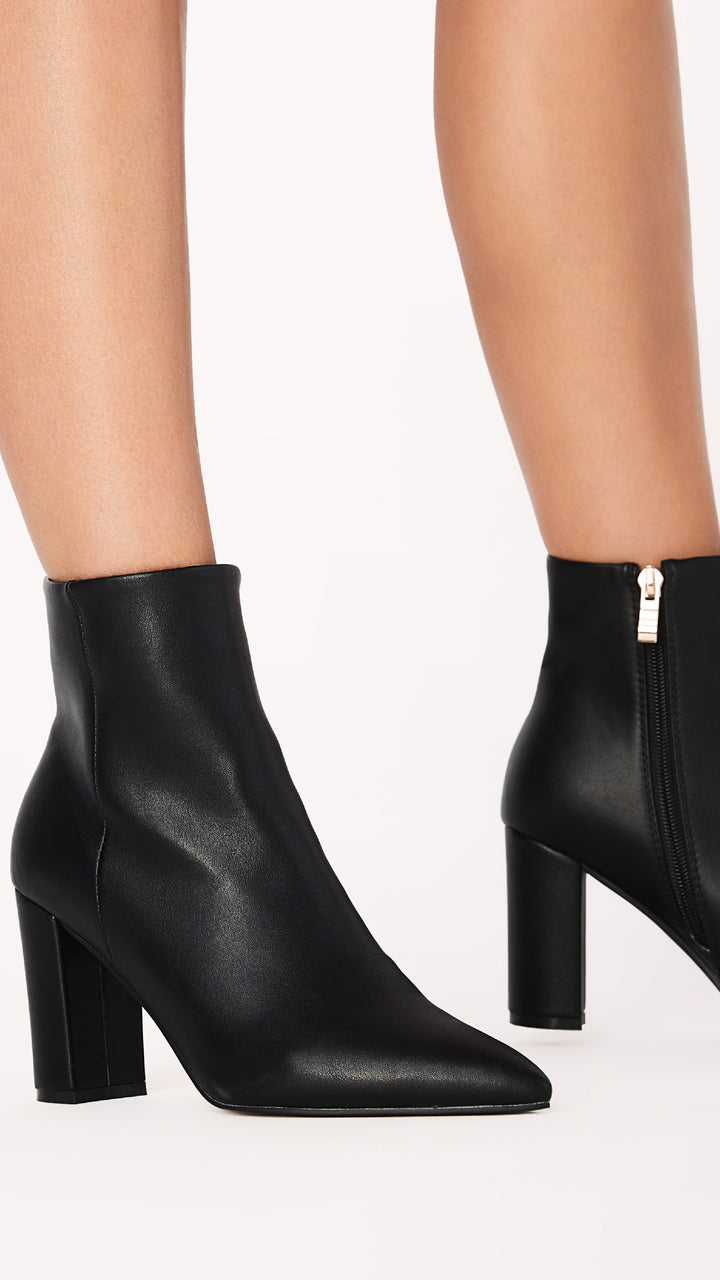 Women's Leather Ankle Boots Pointed Toe Block Heel Footwear
