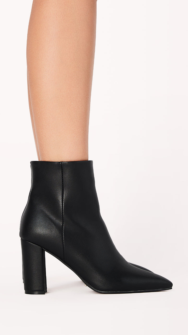Women's Leather Ankle Boots Pointed Toe Block Heel Footwear