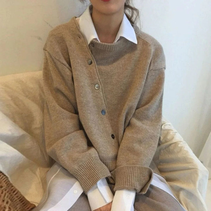 Damski oversize’owy dzianinowy kardigan, warstwowy sweter z dekoltem w serek