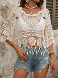 Dámský háčkovaný plážový přehoz v boho stylu s třásněmi