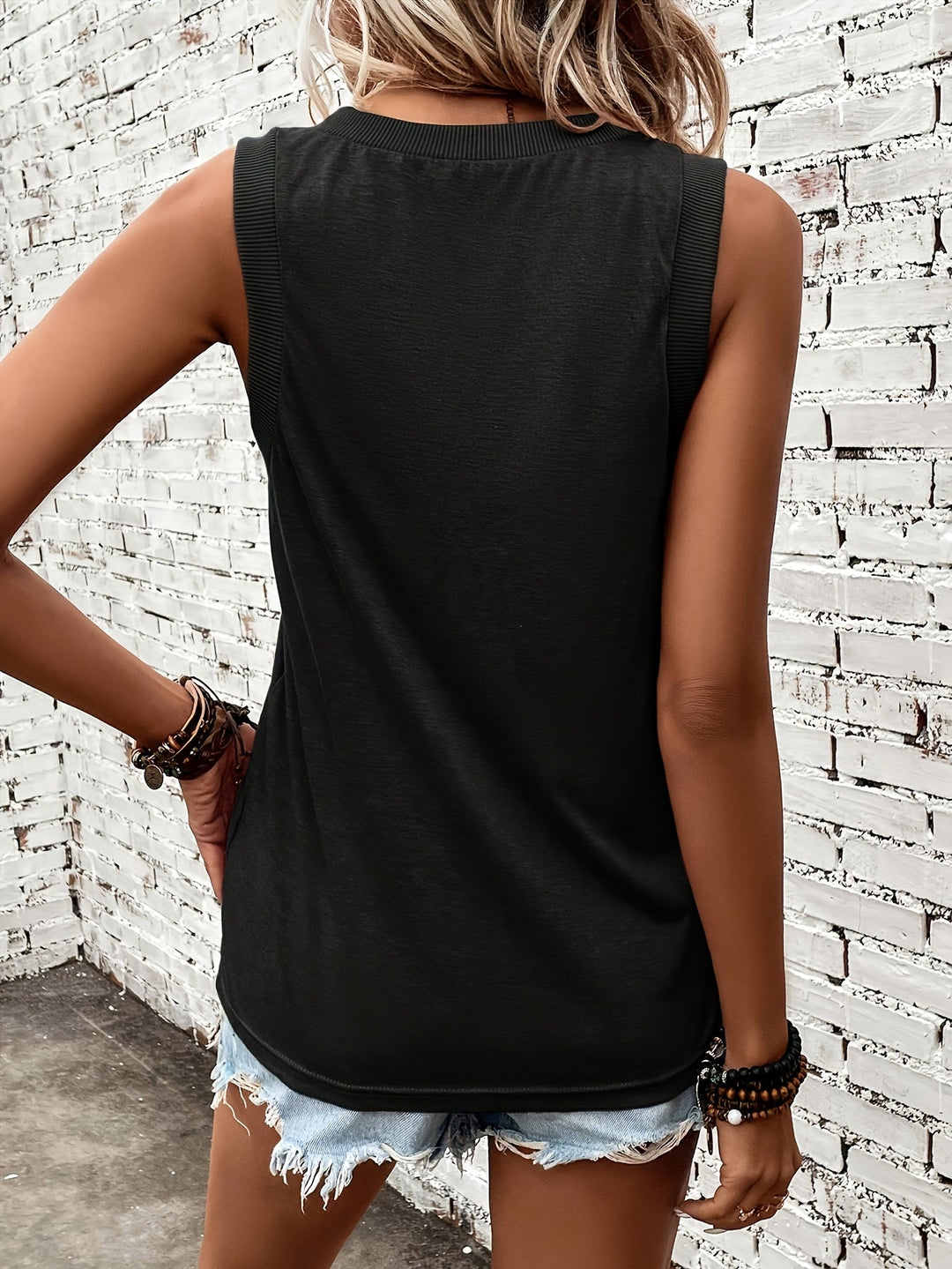 Women’s Knit Sweetheart-Neck Sleeveless Tank Top