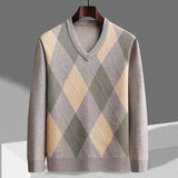 Męski sweter z dekoltem w serek w wzór argyle, wykonany z wełny merynosów, pulower, dzianina