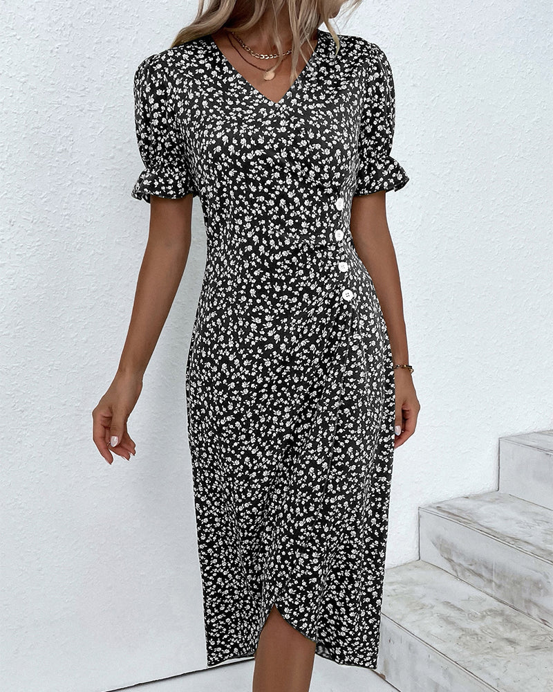 Robe femme en mousseline à manches courtes avec boutons décoratifs