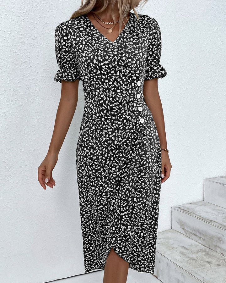Robe femme en mousseline à manches courtes avec boutons décoratifs