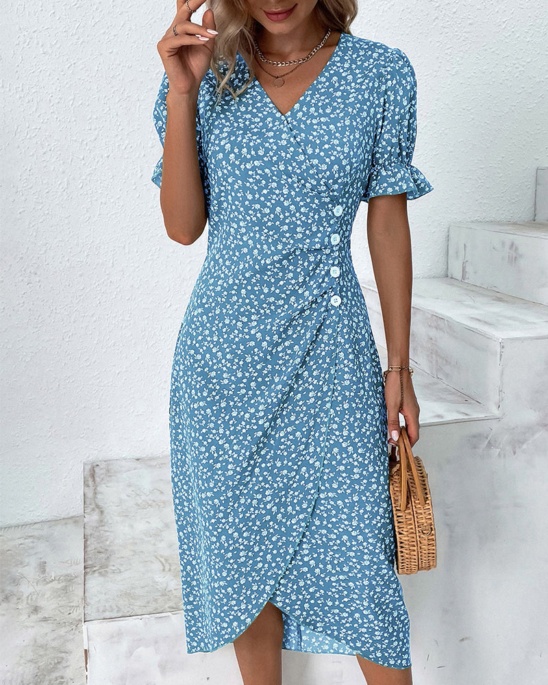 Robe femme en mousseline à manches courtes avec boutons décoratifs