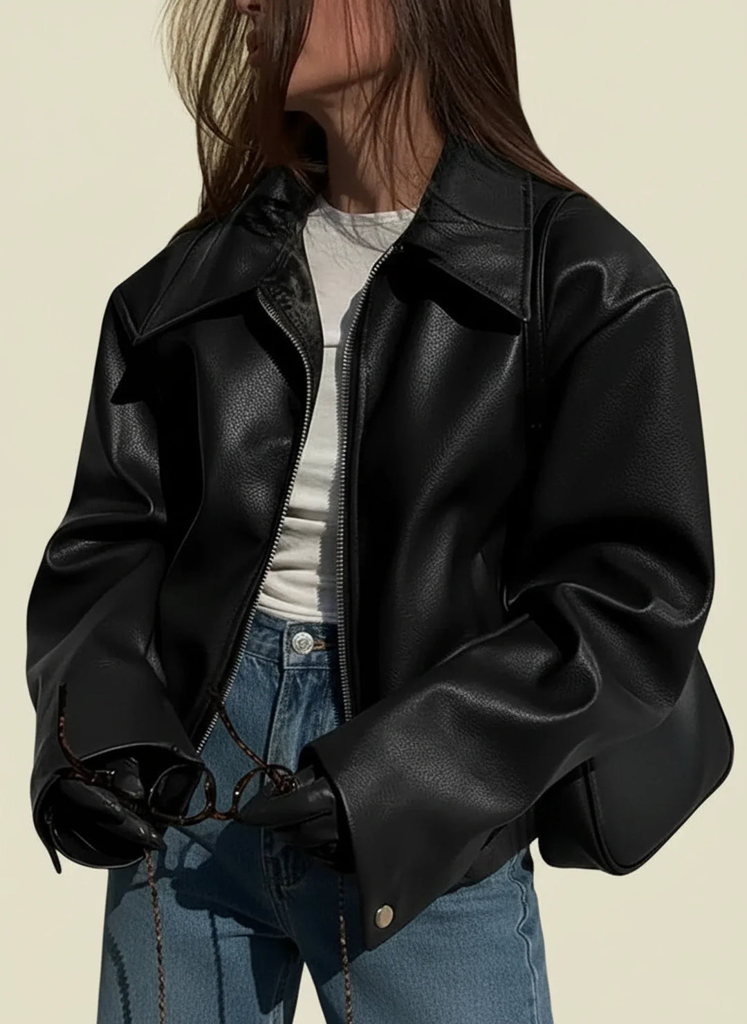 Dámská kožená bunda biker bomber s oversized střihem a zipem